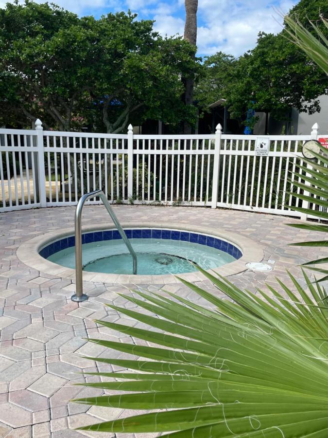 Lovely 1 Bedroom With Pool Aparthotel *